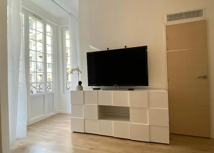 Lamartine- Heart Of Center- Modern And Design Flat شقة